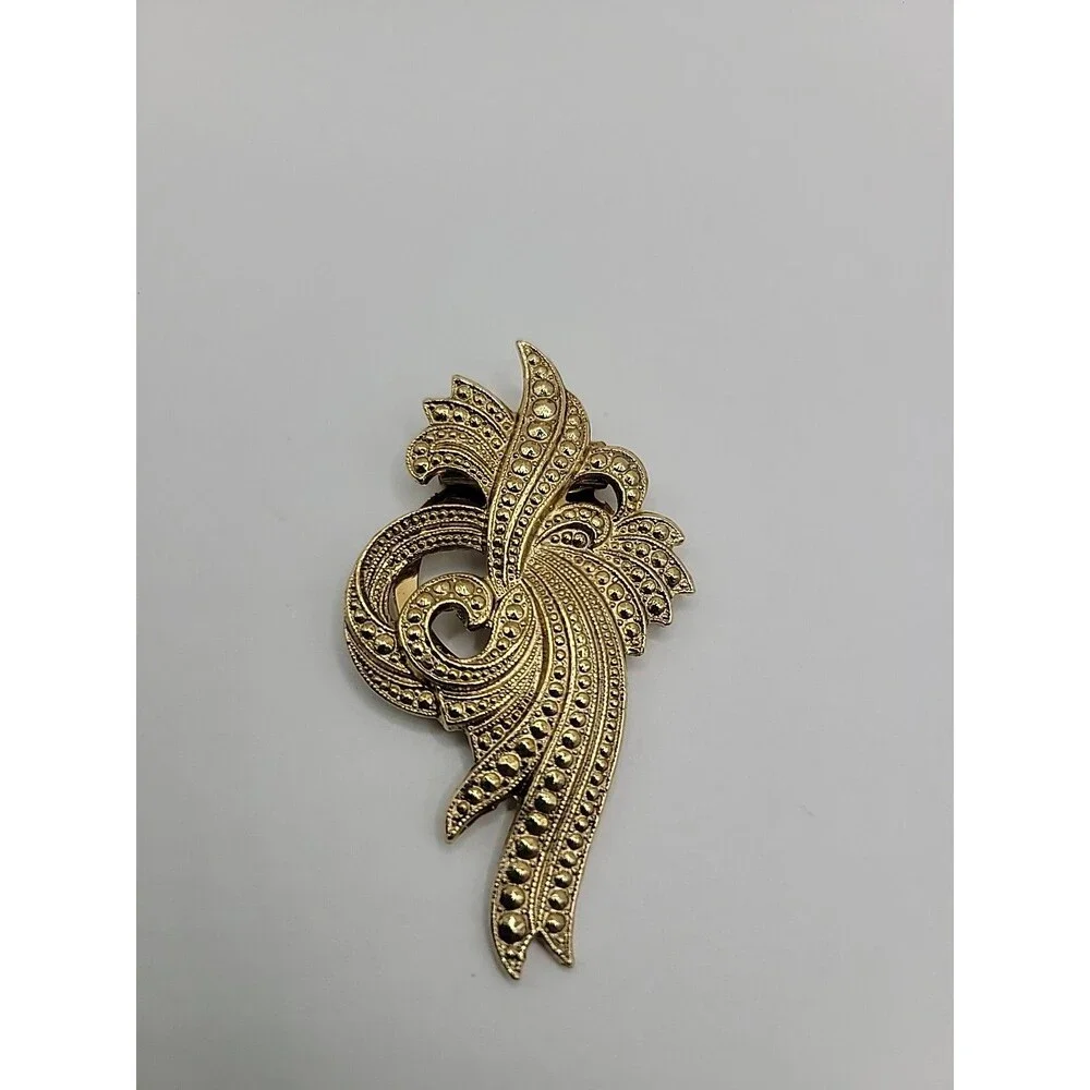Vintage Gold‎ Tone Abtract Swirl Fur Clip Mid Century Costume Jewelry